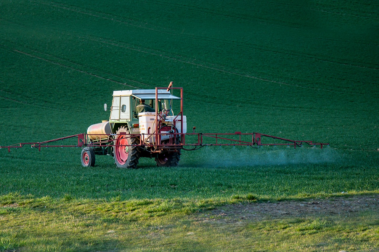 Glyphosate : tout savoir sur la décision de la Commission européenne de renouveler l’autorisation de l’herbicide