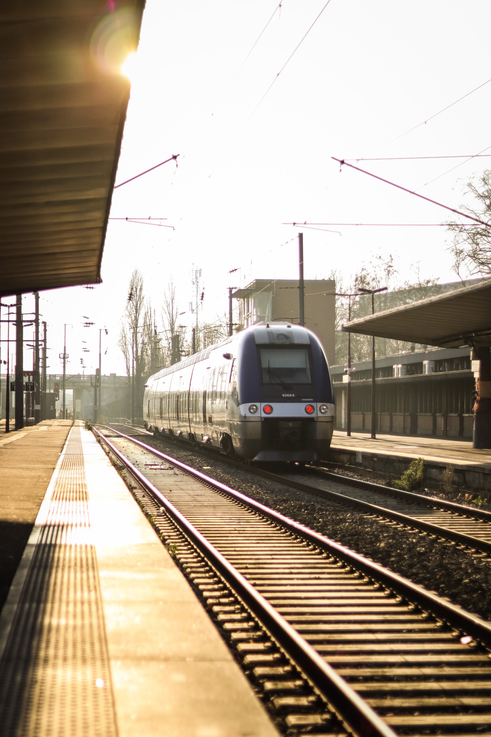 Prix, concurrence avec l’avion… Qu’est-ce qui freine les Français à prendre le train ?